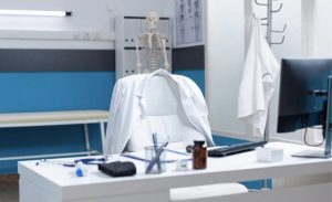 Zərdab Rayon Mərkəzi Xəstəxanasının sabiq baş həkimi və direktoru Ruslan Nemətov vəfat edib.