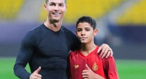 Ronaldonun böyük oğlu keçmiş komandasında oynayacaq