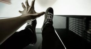 Bakıda daha bir kişi 16-cı mərtəbədən yıxılıb öldü