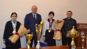 Mingəçevir şəhər icra hakimiyyətində şahmatçılarla görüş