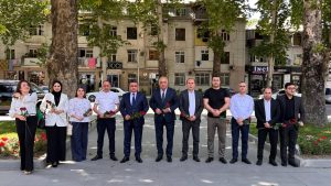 Ulu Öndərin əziz xatirəsi ehtiramla yad edildi – Mingəçevir xəstəxanasının kollektivi abidəni ziyarət etdi